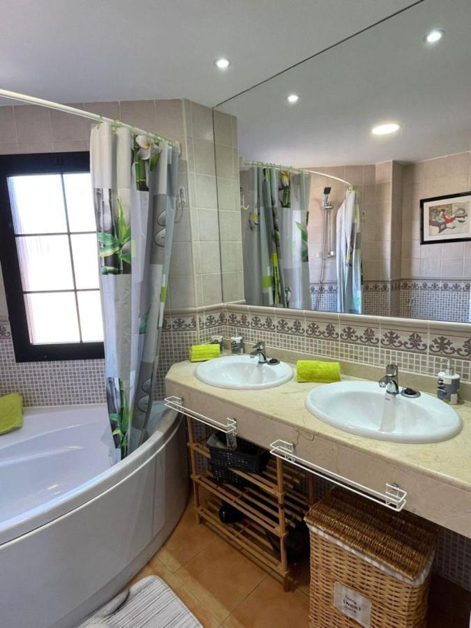 קורלחו Paradise Apartment מראה חיצוני תמונה